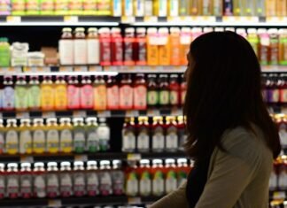 How Smart Vending Machines Are Quietly Reshaping Urban Food Habits How Smart Vending Machines Are Quietly Reshaping Urban Food Habits